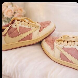Travis Scott x Air Jordan 1 Low OG SP "Shy Pink" sneakers. Women’s 10 men’s 8.5